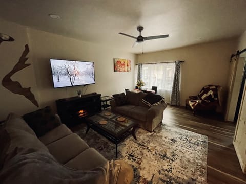 the living-room, suited for any season and every occasion!