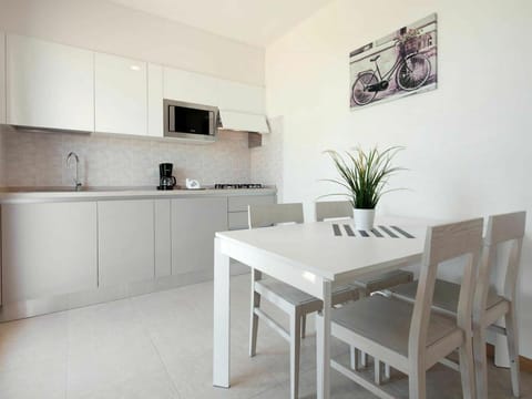 Sky, Cloud, Food, Plant, Tableware, Table, Window, Mountain, Fruit, Wood