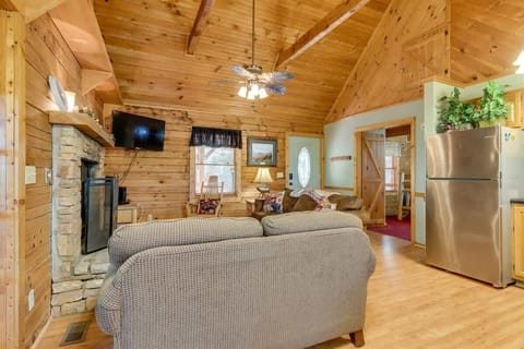 Spacious and cozy living room!