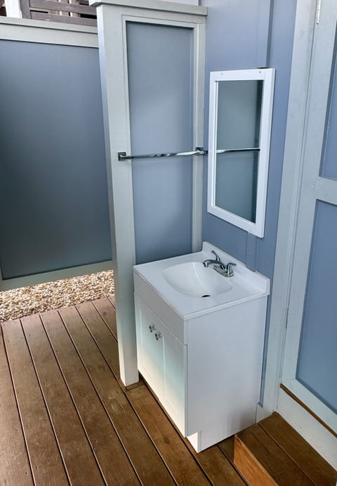 Combined shower/tub, eco-friendly toiletries, hair dryer, towels