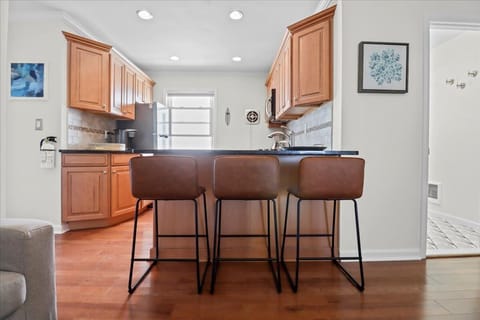 Private kitchen | Fridge, microwave, oven, stovetop