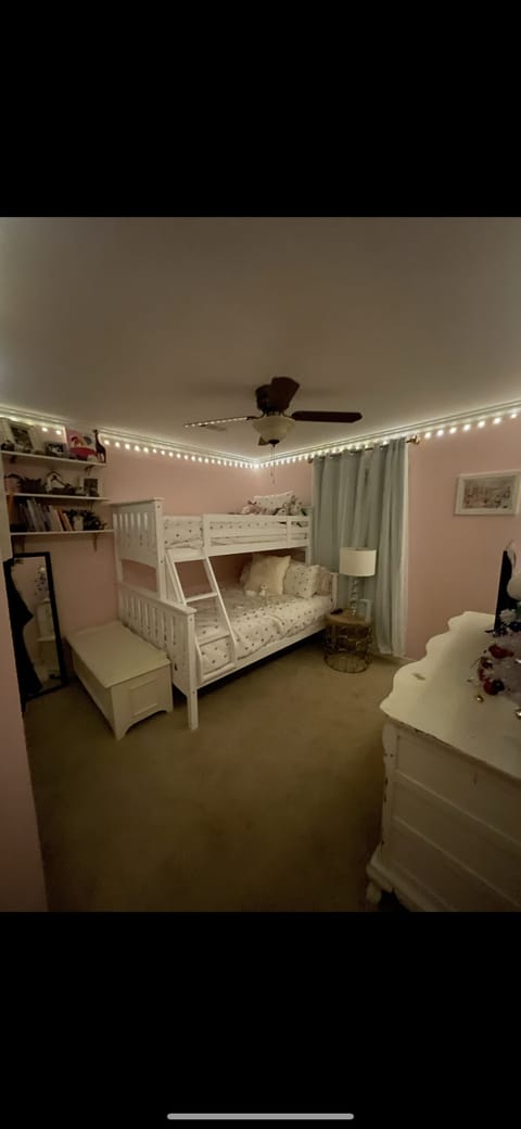 3 bedrooms, travel crib, WiFi, bed sheets