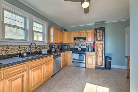 Kitchen | Drip Coffee Maker