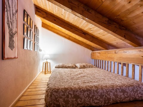 Sky, Cloud, Food, Plant, Tableware, Table, Window, Mountain, Fruit, Wood