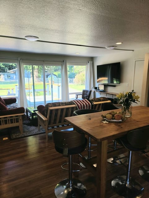 Comfortable dining and futons for extra guests.