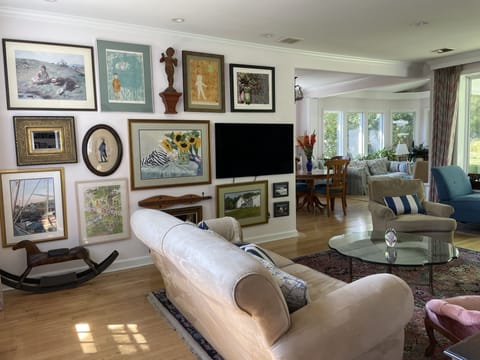 Living area | Smart TV, fireplace, books, printers