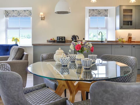 Dining Area | Kingfisher Cottage - Strathisla Farm Cottages, Meigle