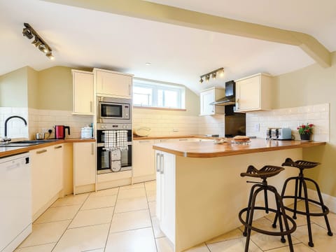 Kitchen | Ty Afon, Talybont on Usk