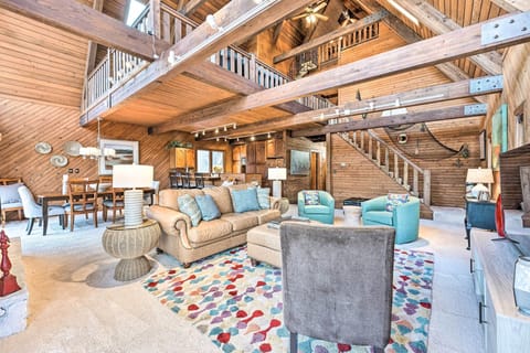 Syracuse Vacation Rental | 3BR | 3BA | 2 Steps to Access | 2,000 Sq Ft