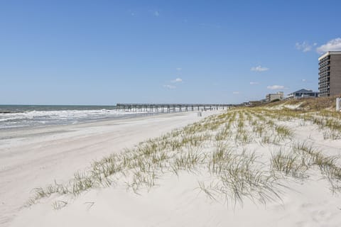 Beach nearby, sun loungers, beach towels