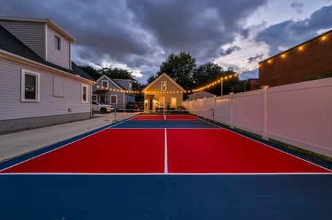 🎾 Game on! Play, laugh, and compete on your very own private pickleball court under glowing string lights, perfect for unforgettable matches day or night.