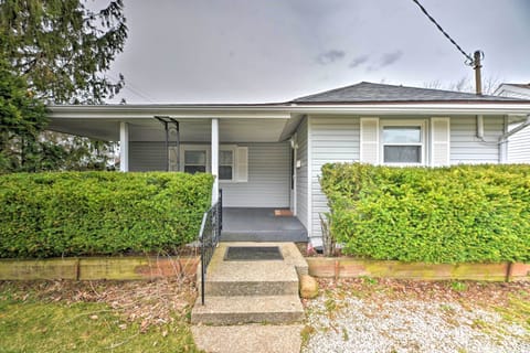 Erie Vacation Rental | 3BR | 1BA | 1,140 Sq Ft | 3 Steps Required For Access