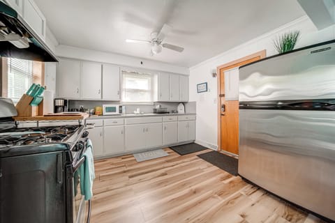 Kitchen | Fully Equipped | Cooking Basics