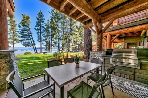 There's nothing quite like an outdoor meal with the beautiful Lake Tahoe as your backdrop.