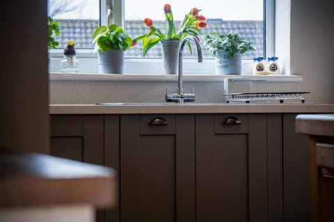 Town Heights - 3 Bedroom Holiday Home - Tenby (9187)