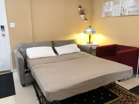 1 bedroom, desk, free WiFi, bed sheets
