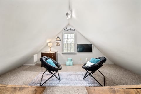 Seating and play space on the kids room.