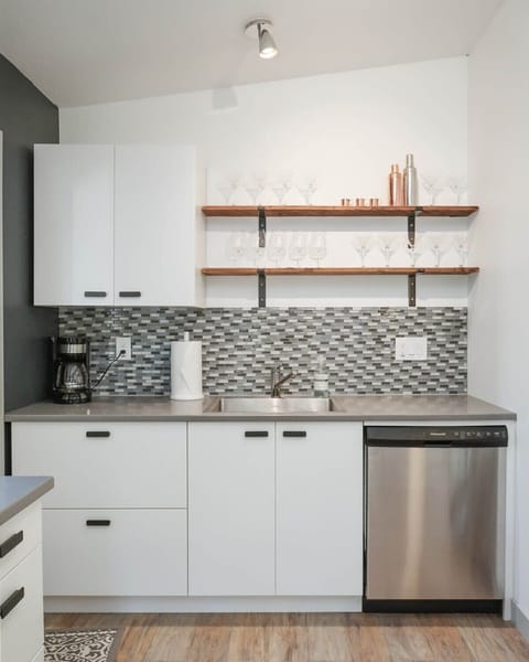 #StayinMyDistrict Beaverton! Modern Comfort & Style make this the perfect HOME away from Home! #bookdirect #stayinmydistrict