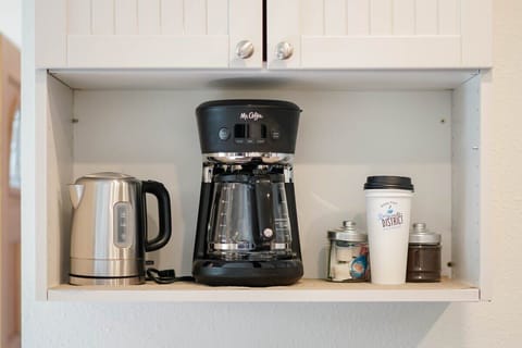 #InvestREPM Historic Kenton comfortable & fully furnished Guest House. Make this your HOME Suite Home in Portland #BookDirect #InvestREPM #StayinMyDistrict