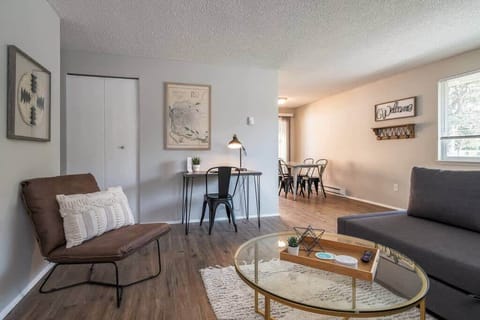 #StayinMyDistrict #bookdirect #StayInMyDistrictVancouver #StayInMyDisctricy Vancouver Near Clark College