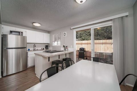 #StayinMyDistrict #bookdirect #StayInMyDistrictVancouver #StayInMyDisctricy Vancouver Near Clark College