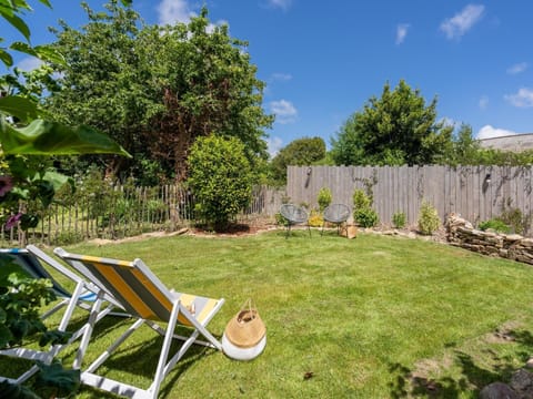 Sky, Table, Furniture, Daytime, Property, Plant, Mountain, Azure, Chair, Nature