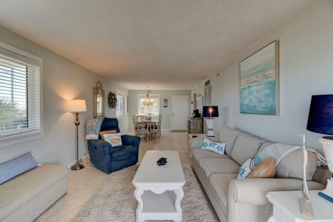 Oceanfront 2 bedroom condos with views galore Apartment in Flagler Beach