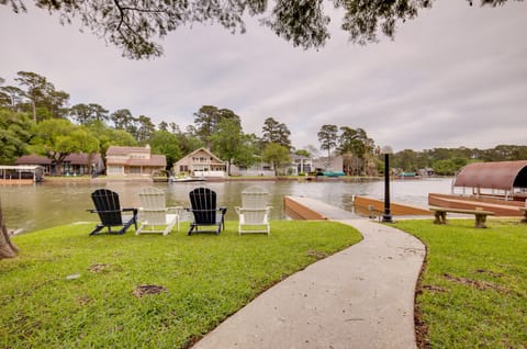 Montgomery Vacation Rental | 3BR | 2.5BA | 2,357 Sq Ft | Step-Free Access