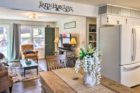 Living Room | High Chair