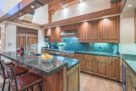 8 Penthouse 702 Kitchen 1