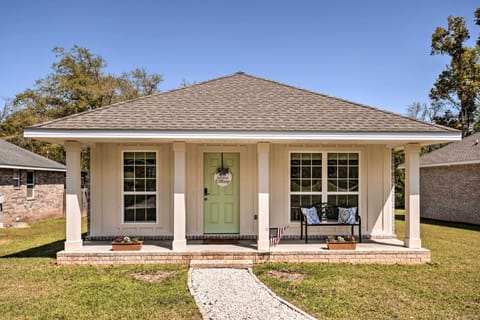 Magnolia Springs Vacation Rental | 1,200 Sq Ft | 3BR | 2BA | 3 Steps Required