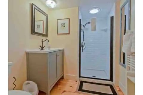 Bathroom | Shower