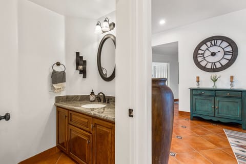 Bathtub, hair dryer, towels