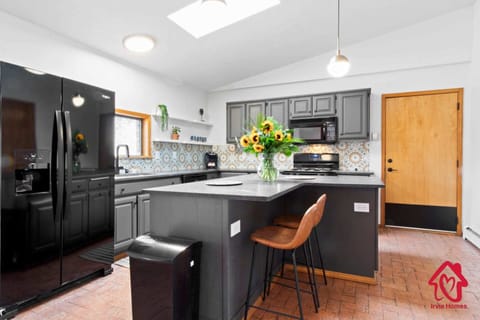 Stylish fully remodelled kitchen