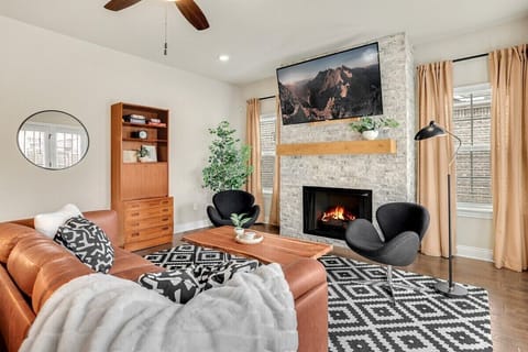 TV, fireplace, offices