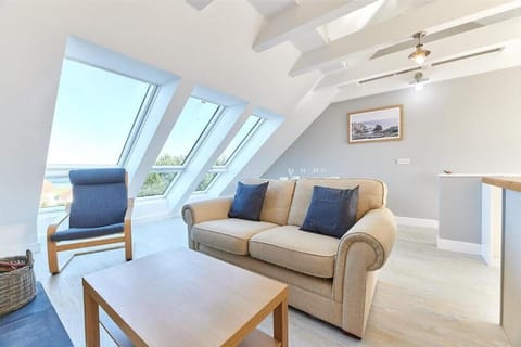 Castle View, Seahouses - Host & Stay