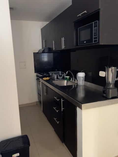 Private kitchen | Microwave, oven, coffee/tea maker, toaster
