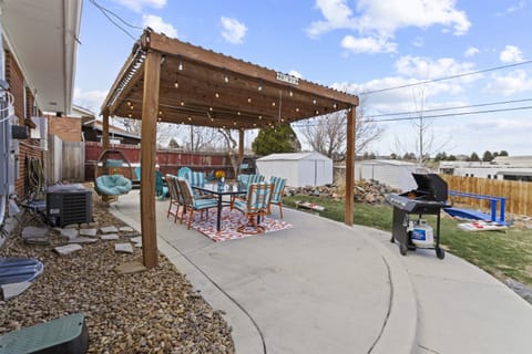 Garden Oasis: Backyard Bliss with Patio Gazebo! ๐ณ๐ก๐