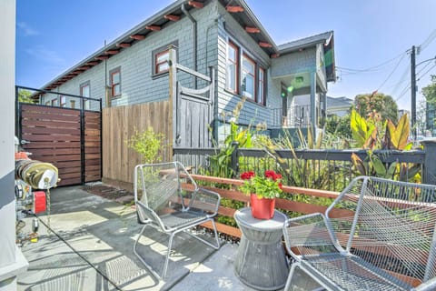 Oakland Vacation Rental | 2BR | 1BA | 1,100 Sq Ft | Stairs Required to Access