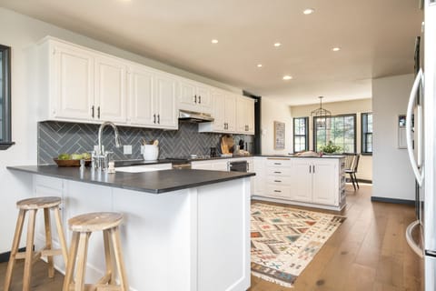 Spacious and modern kitchen.