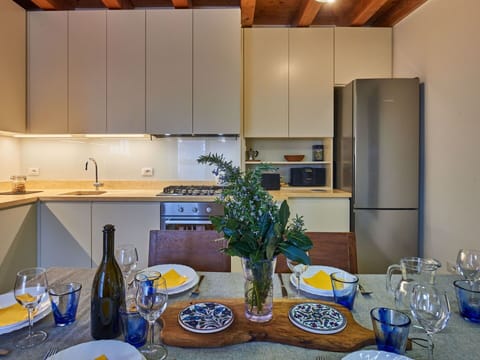 Tableware, Cabinetry, Property, Table, Blue, Countertop, Dishware, Drinkware, Kitchen, Interior Design