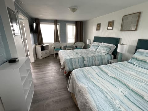 Two queen beds, sleeps up to six at this beach getaway