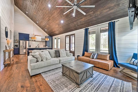 Living Room | Central A/C & Heat