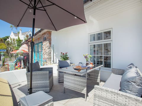 Outdoor area | Belgrave Sands Apartment 2, Torquay