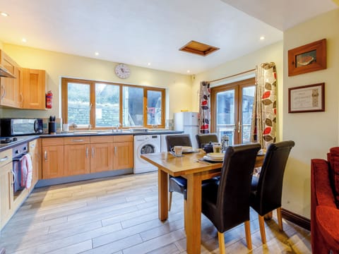 Dining Area | The Barn - Oldiscleave Farm Cottages, Bideford