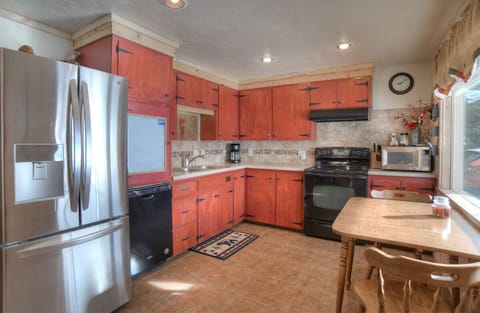 Fully equipped kitchen