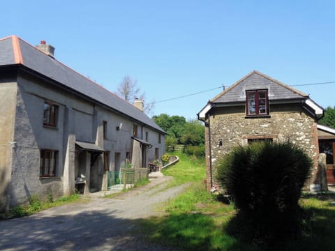 Exterior | Daisy Cottage - East Hook Holiday Cottages, Okehampton
