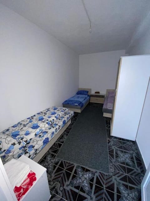 1 bedroom, internet, bed sheets