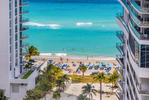 Beach nearby, sun loungers, beach towels