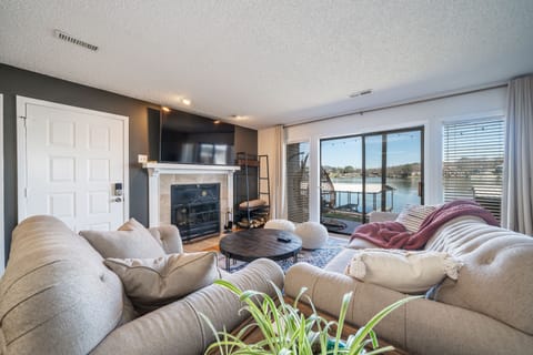 Living area | TV, fireplace, smart speakers